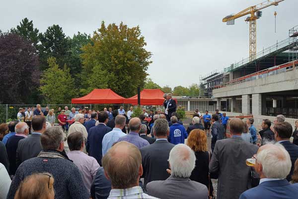 Richtfest am Carl-Reuther-Berufskolleg, Hennef